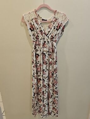 White Floral Lace-Shoulder Maternity Maxi Dress - Pink Floral